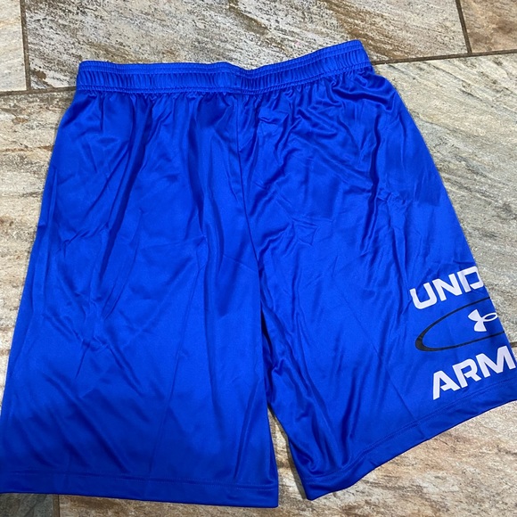 Under Armour Shorts Size Large - Picture 6 of 7